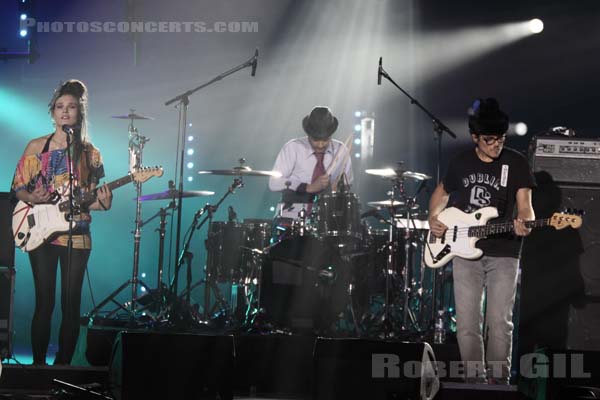 THE DO - 2009-02-28 - PARIS - Zenith - Olivia Bouyssou Merilahti - Dan Levy - Jose Joyette-Haddaway